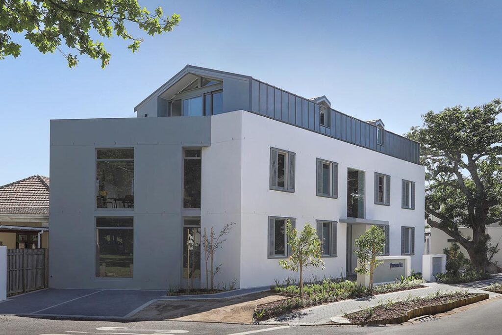 Oakdale commercial building designed by FVDM Architects near Cavendish Square shopping centre in Cape Town.