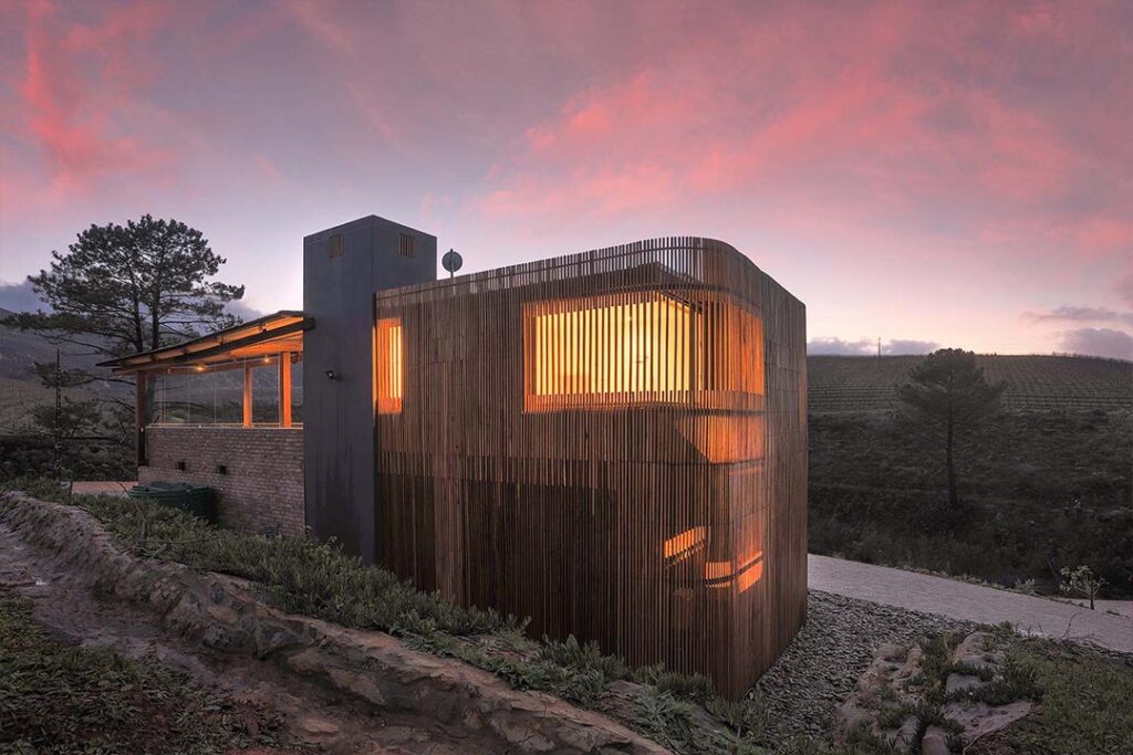 Voormanshuis residence at Creation Wines, designed by FVDM Architects in the Hemel-en-Aarde Valley near Hermanus.